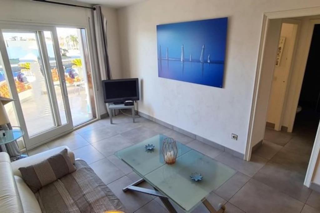 Appartement Terrasse Emplacement N° 1 เอมปูเรียบราบา ภายนอก รูปภาพ